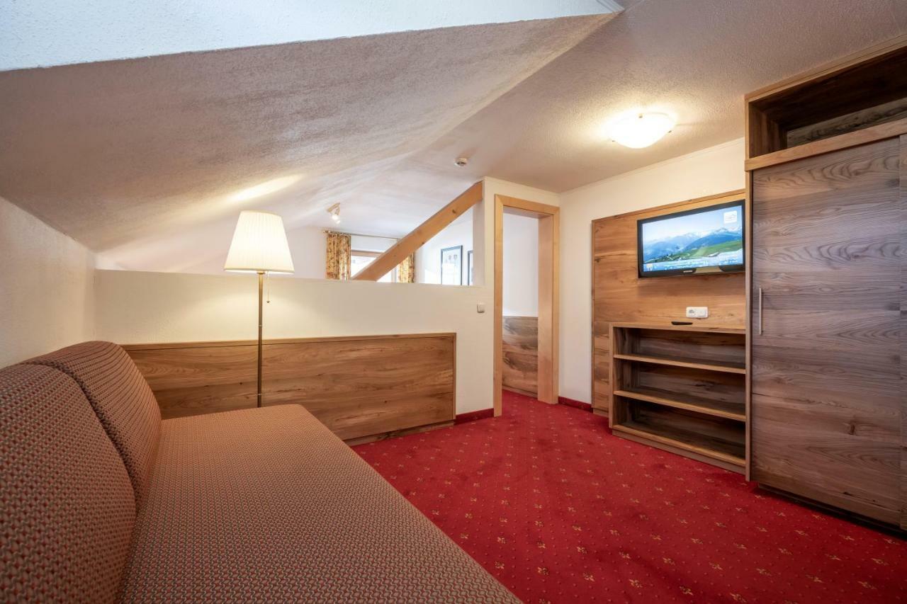 Alpenrose Hotel-Garni Герлос Экстерьер фото